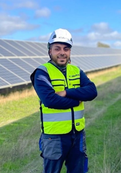 Equipo. Juan Manuel Vargas, técnico de O&M en aBalados